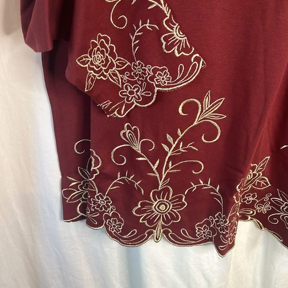 Draper’s & Damon’s Stunning Embroidered Top - Picture 5 of 8